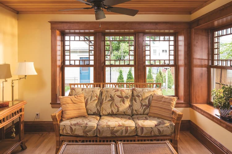 square-wooden-window-line